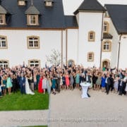 photo de groupe de maraige au chateau d'urspelt