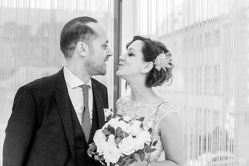 photo reportage de mariage en ville à la commune de luxembourg